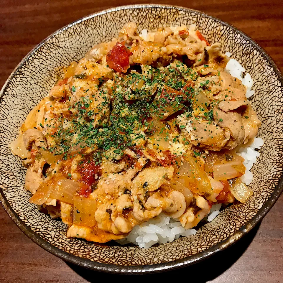 Snapdishの料理写真:トマトとオレガノのイタリアン豚丼|deekay71さん