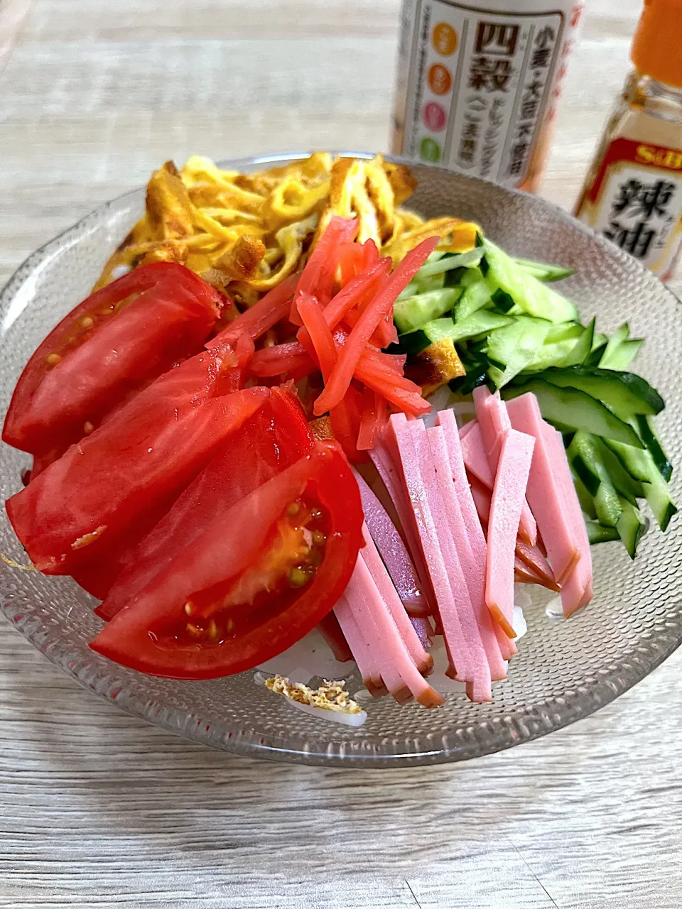 お米の麺で冷やし中華の昼ごはん|ゆかｕさん