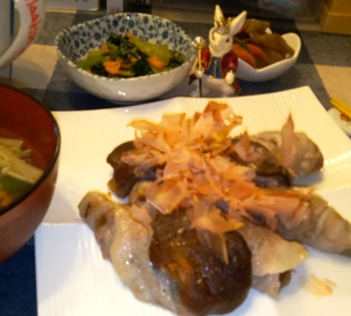 Snapdishの料理写真:'22．6/8
今夜は茄子の🐽ちゃんロース巻きレンチン蒸し😋|たえさん