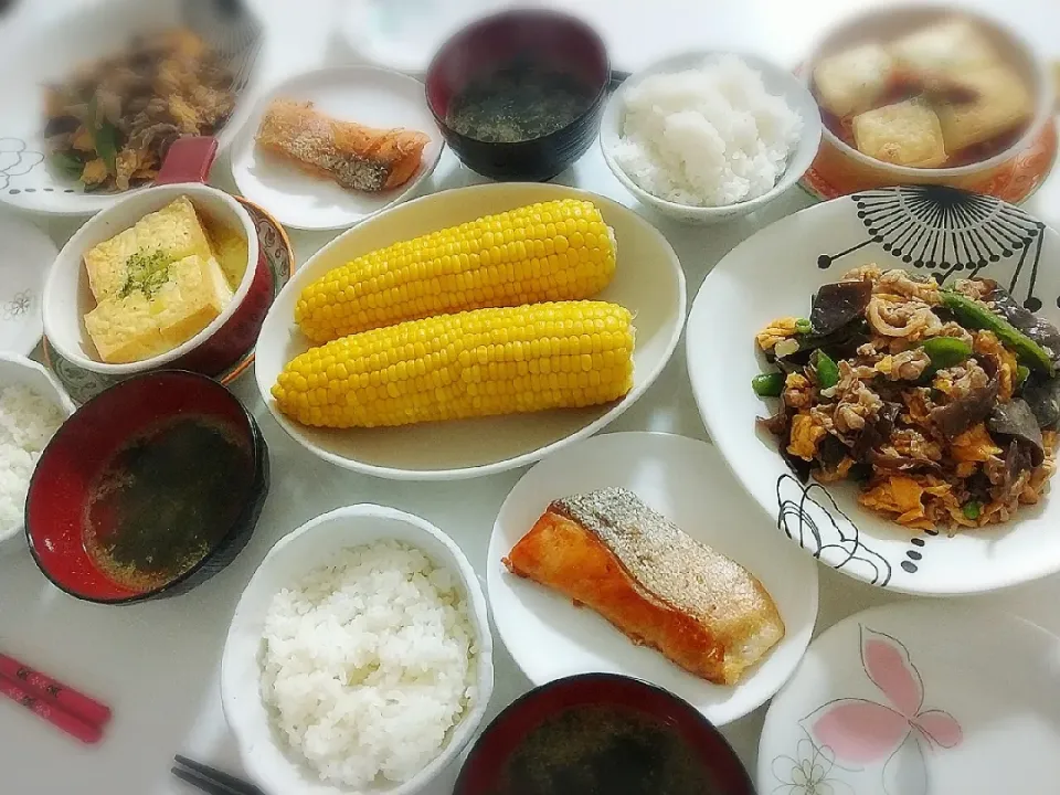 夕食(*^^*)
豚肉とキクラゲの卵炒め
ハラス焼き
厚揚げチーズ焼き(パパ→キムチ&チーズ
子供達→ダブルチーズ)
とうもろこし🌽
ゴマワカメスープ|プリン☆さん