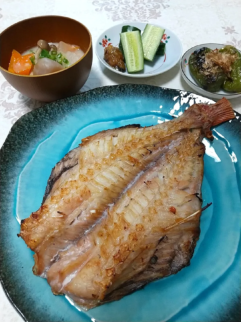 ☆今日の晩ごはん☆　赤魚の開き　お味噌汁　ほか|hamamaさん