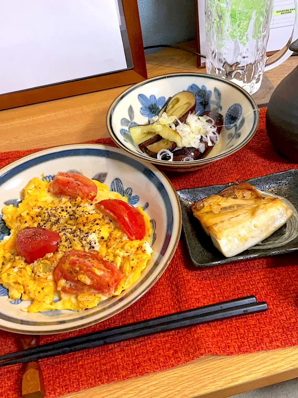 トマトのチーズ卵炒め　焼き鯖　焼き茄子|くろさん