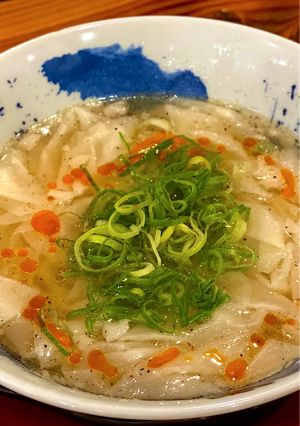 餃子の皮を麺にした塩ラーメン|にゃあ（芸名）さん