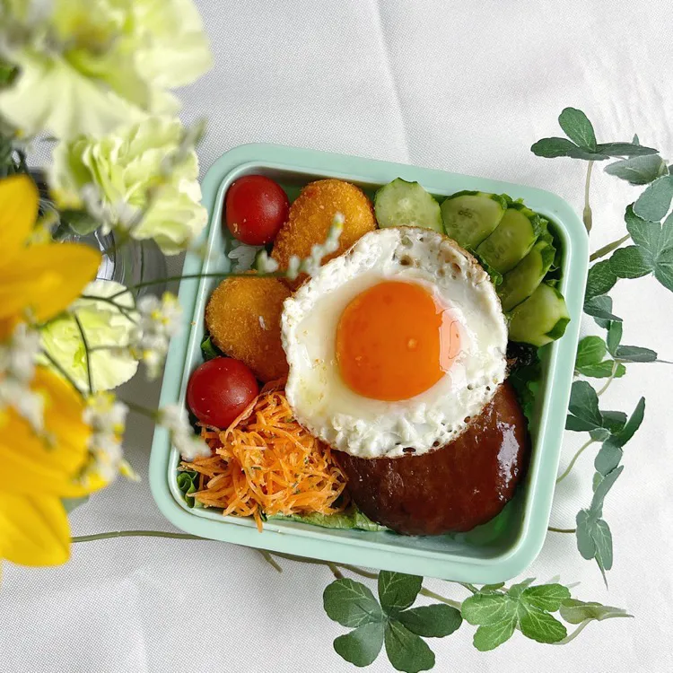 Snapdishの料理写真:6/10❤︎主人のロコモコ丼弁当🌱|Makinsさん