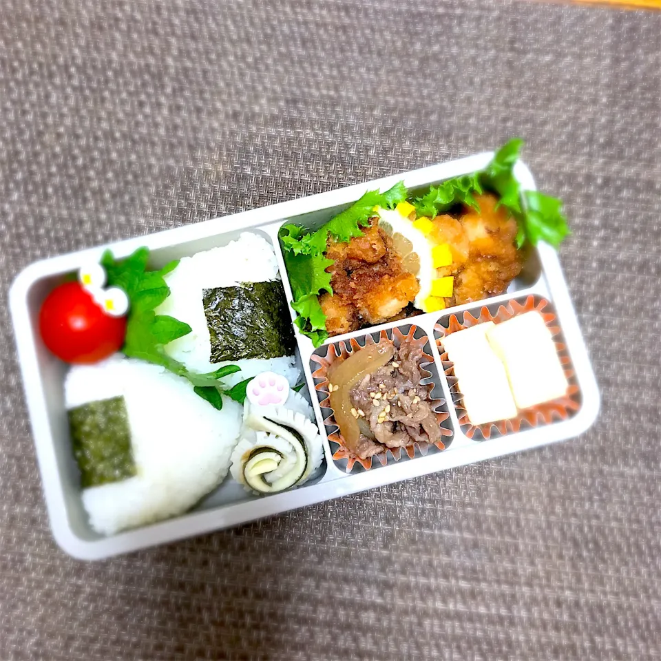 Snapdishの料理写真:SJK弁当〜イカ唐揚げ・高野豆腐・牛スキ・ちくわ海苔チーズくるくる|華恋さん