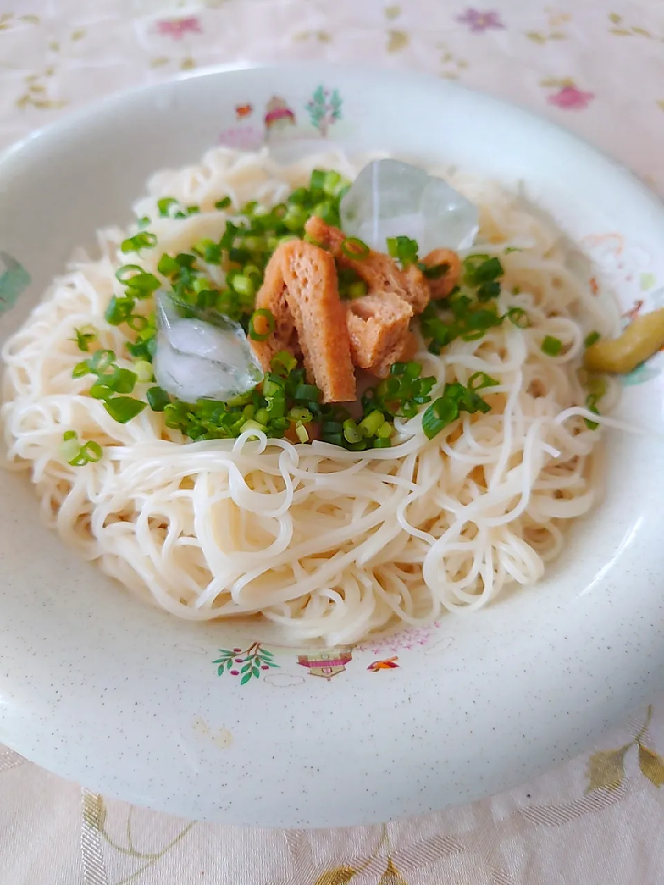 お昼ごはん
夫用なのでめちゃくちゃ簡単に😅|🍒ふみりん🍒さん