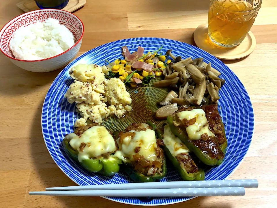 Snapdishの料理写真:ピーマンの肉詰め|saknさん