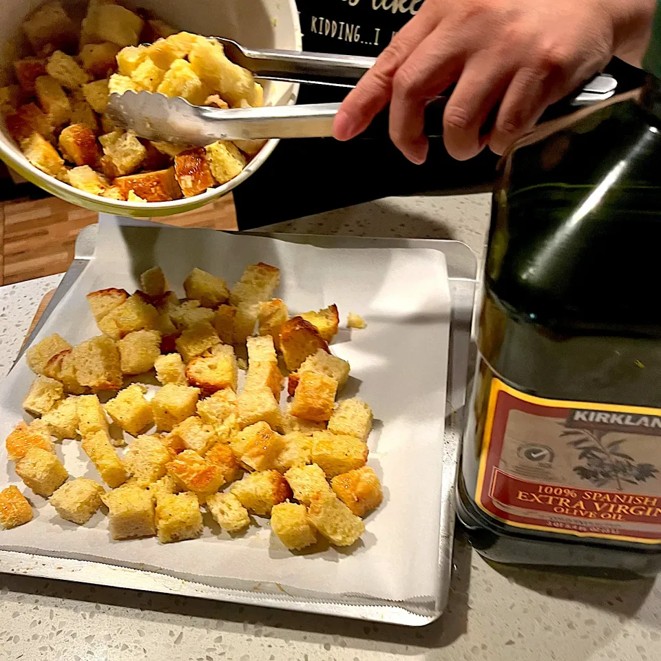 Making homemade garlic butter EVOO croutons|🌺IAnneさん