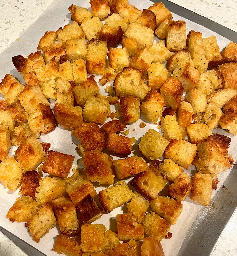 Homemade garlic butter croutons🍞|🌺IAnneさん