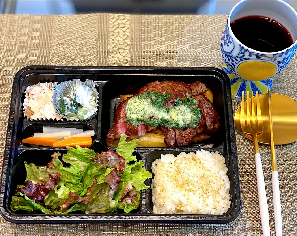 ステーキ弁当🍱|にゃあ（芸名）さん