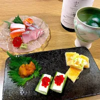 Snapdishの料理写真:お刺身盛・塩ウニ・筋子クリチー・油揚げのネギ醤油 #お家居酒屋 #おつまみ#筋子を消費したい|あやのさん