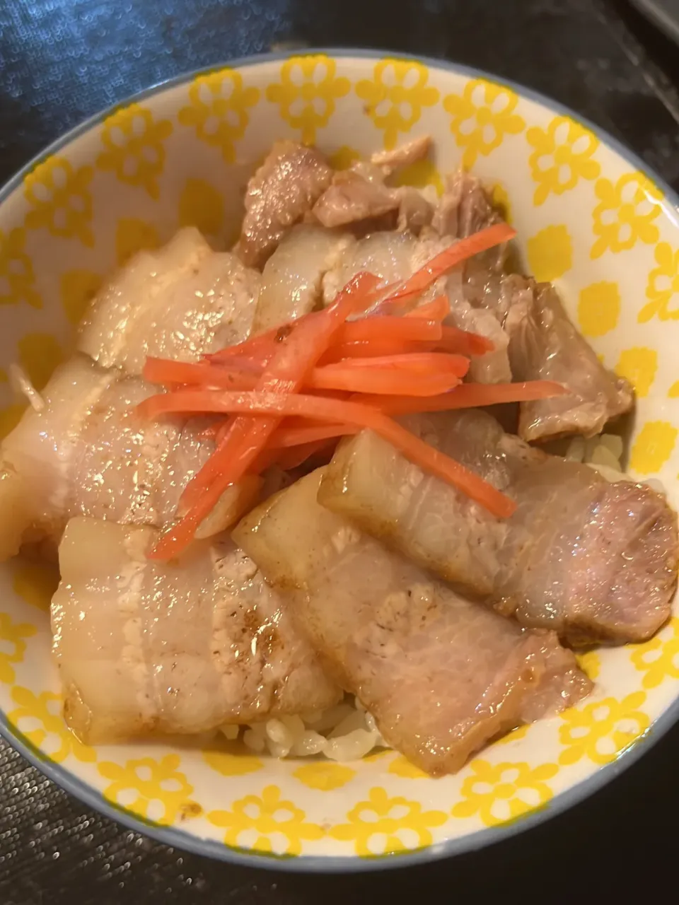 Snapdishの料理写真:ラフテー丼|たくさんさん