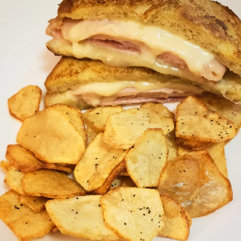 Ham & Cheese with Homemade Potato Chips|Tam Tamさん