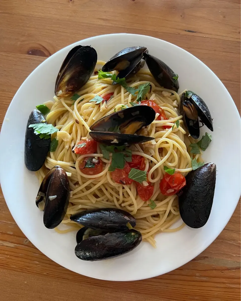 ムール貝とプチトマトと大葉のパスタ作ったよ🐚|NOMU'S キッチン🍳さん