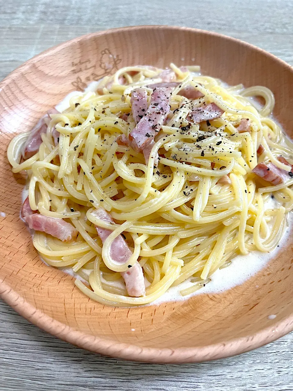 生クリームとベーコンのパスタのお昼ごはん|ゆかｕさん