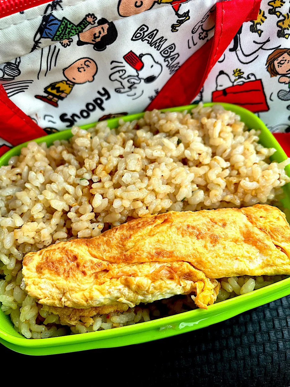 Snapdishの料理写真:#昼飯　玉子焼き乗せ梅炊き込みロウカット玄米肉味噌混ぜご飯弁当|ms903さん