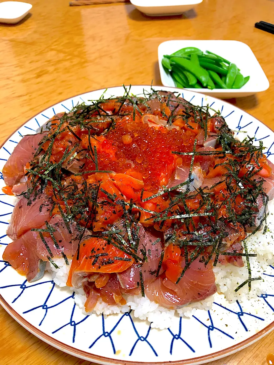 ぶりとサーモン漬け・ますこの醤油漬け丼|ふみぃさん