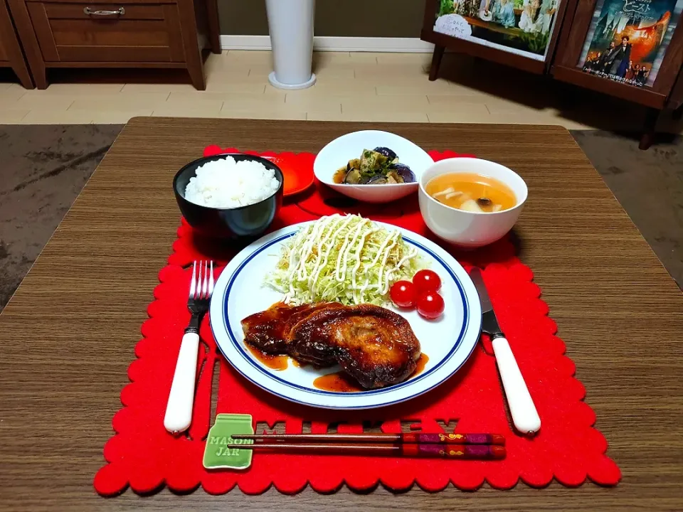 Snapdishの料理写真:厚切りポークソテー夕飯|えっこさん