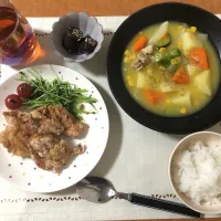 Snapdishの料理写真:唐揚げとシチュー|ちかさん