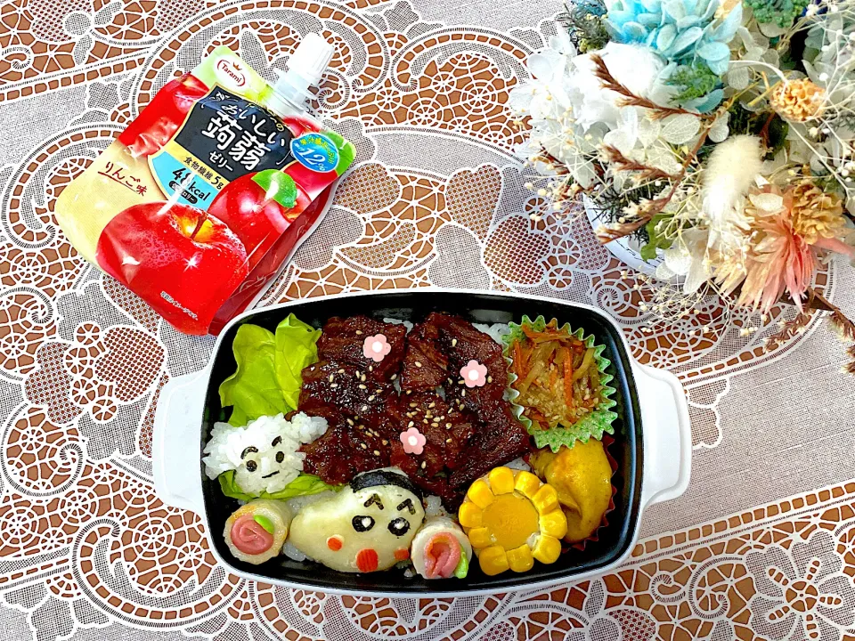 Snapdishの料理写真:2022.6.13はクレヨンしんちゃん焼肉弁当⭐️|makoさん