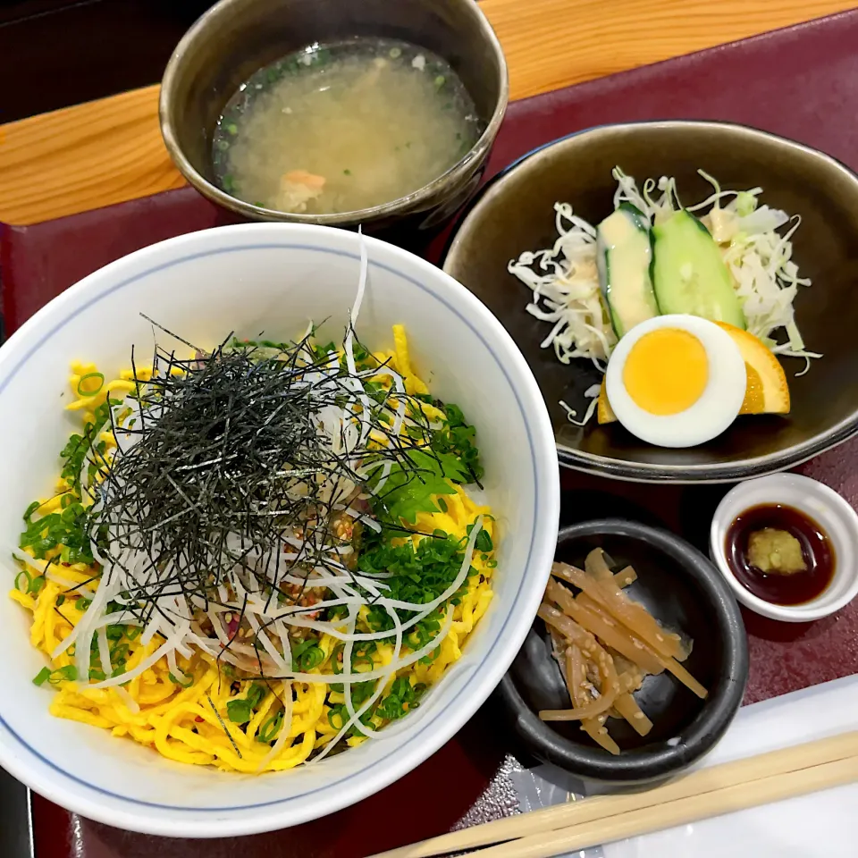 Snapdishの料理写真:ごまさば丼定食|T. Wonderさん