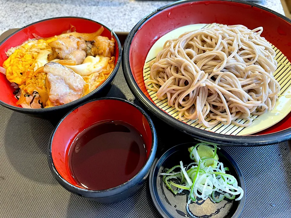 ミニ炭火親子丼セット　もりそば|マハロ菊池さん