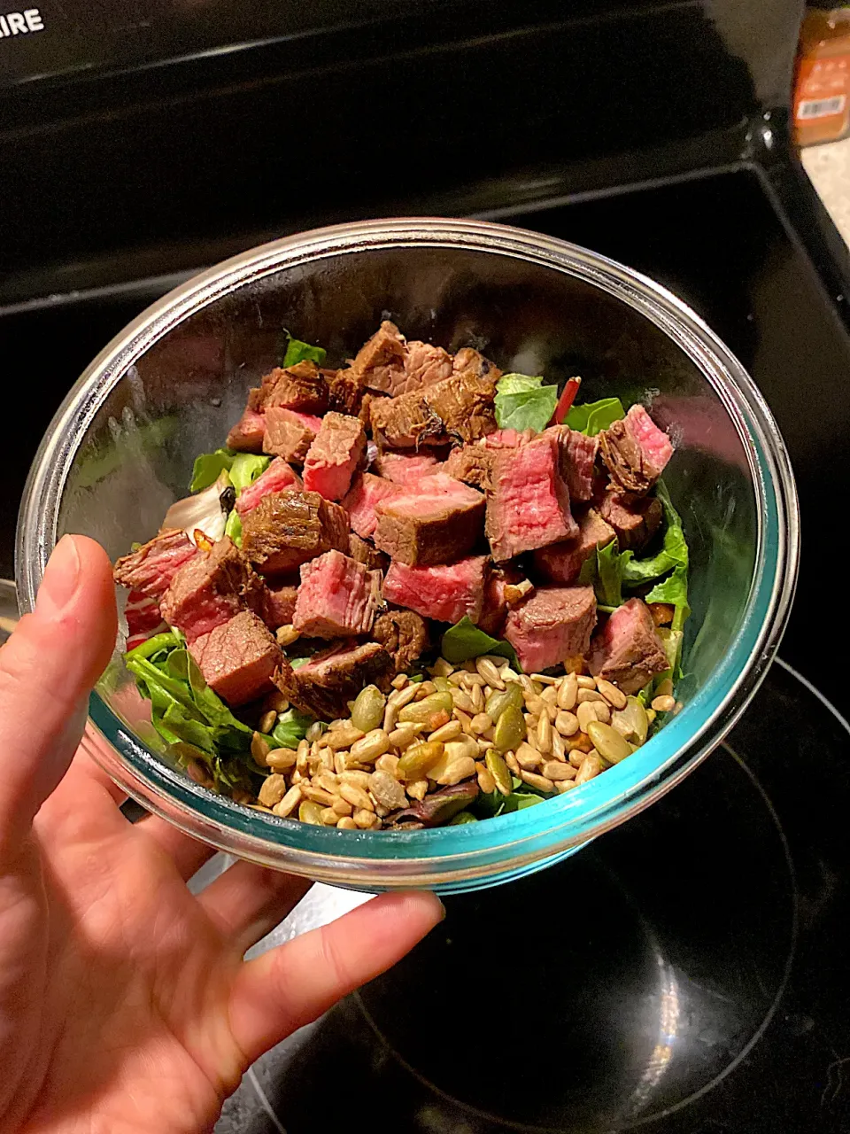 Snapdishの料理写真:Steak, pear and gorgonzola salad|Allieさん