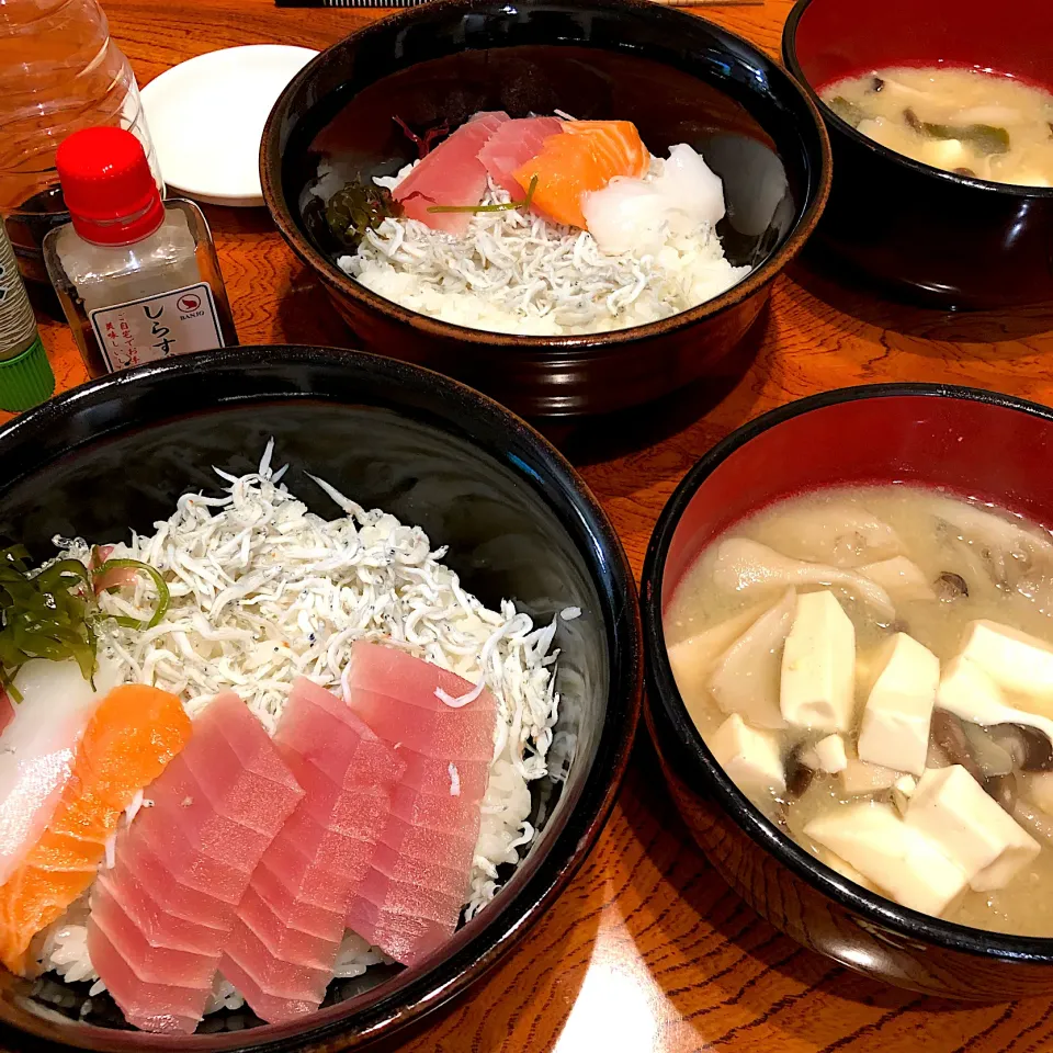 しらす丼に海鮮載せて笑笑😋|すかラインさん