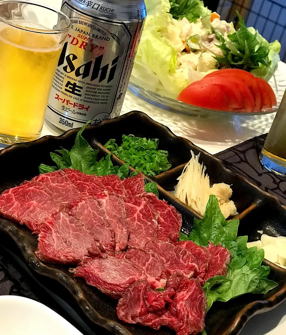 馬刺し＆ポテトサラダ🥗➰🍻😋|ナムナムさん