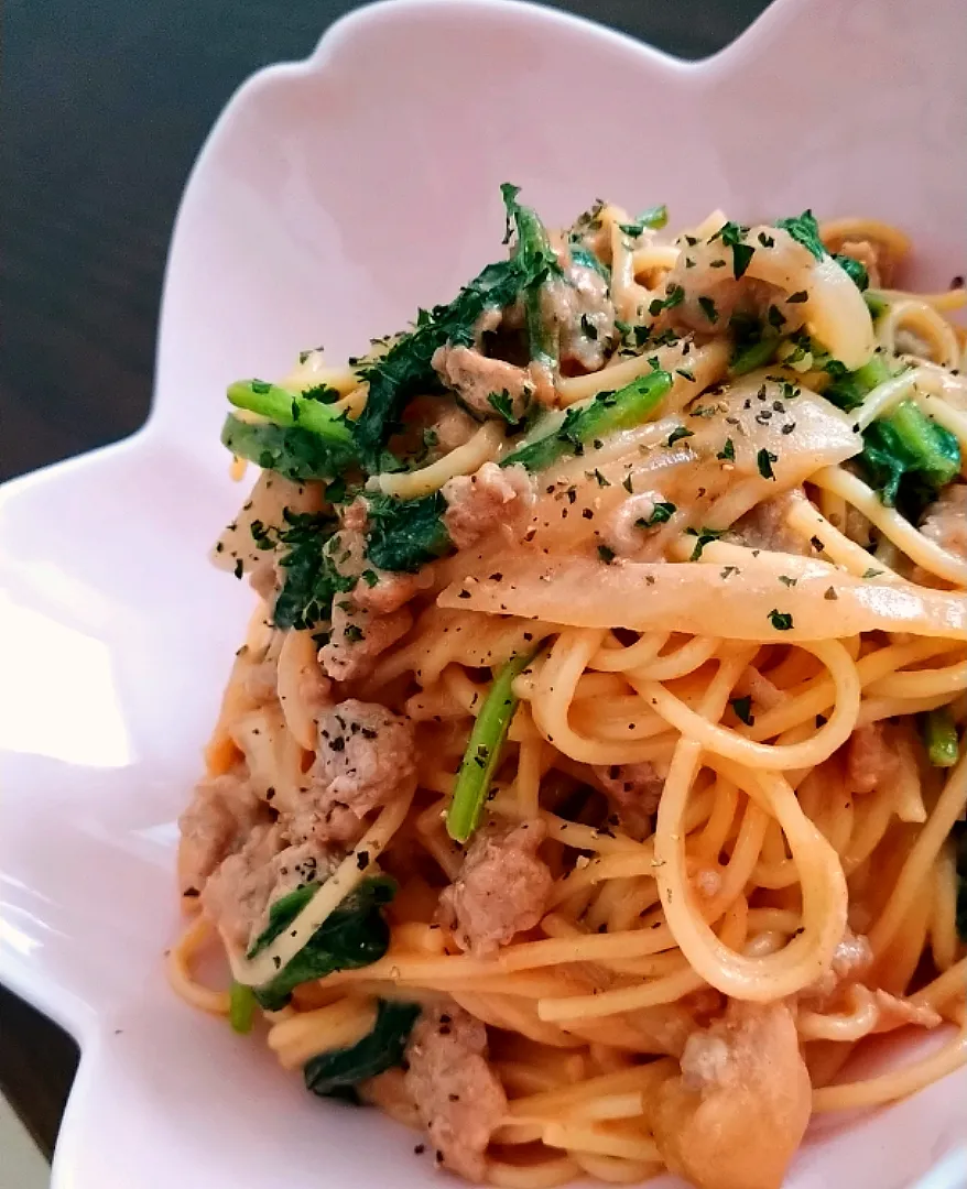 Snapdishの料理写真:ケチャップでほうれん草とひき肉のトマトクリームパスタ🍅|じょうさん