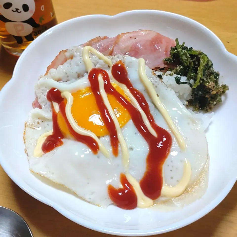 ベーコンエッグ丼|しまだ ちえこさん