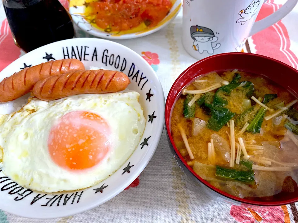 目玉焼きのっけごはん|こずりんさん