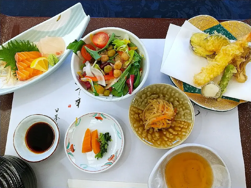 ☆今日のお昼ごはん☆　花伝　和食定食|hamamaさん