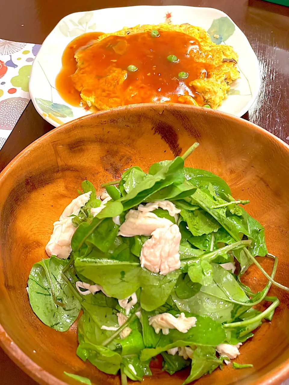 ルッコラとささみのサラダ🥗とカニ玉|とみぃさん