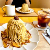 Snapdishの料理写真:しぼりたてモンブランパフェ🌰♡|cocoさん