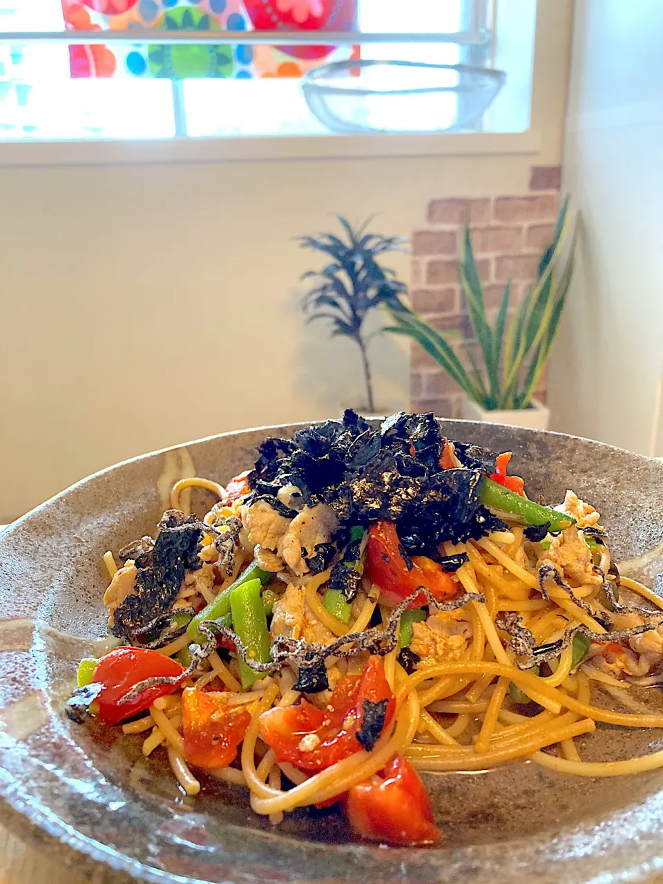 全粒粉麺とトウモロコシ麺MIXした残り物パスタ꒰⚈้̤͡ꇴ⚈้̤͡ ॢ꒱✧|さくたえさん