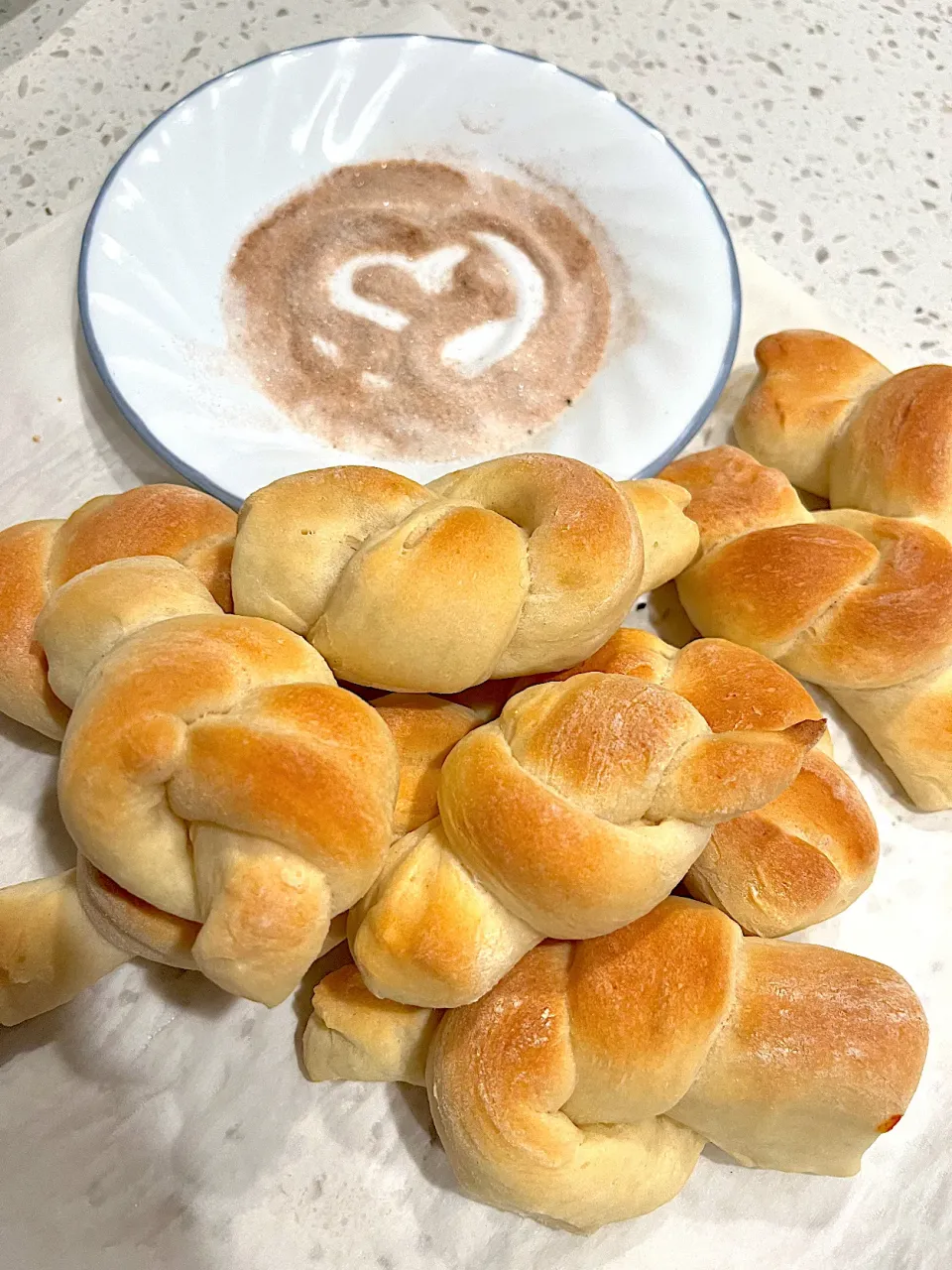 Cinnamon-sugar knots for desserts|🌺IAnneさん