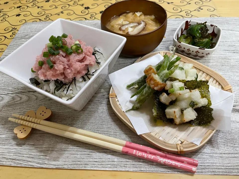 ネギトロ丼と長芋の天ぷら|チムニーさん