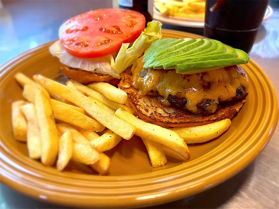 アボカドチーズバーガー🍔|ナナさん