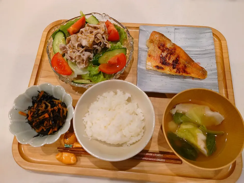 Snapdishの料理写真:赤魚の西京焼き、豚しゃぶサラダ、ひじき煮、エビ餃子スープ|sorsmdさん