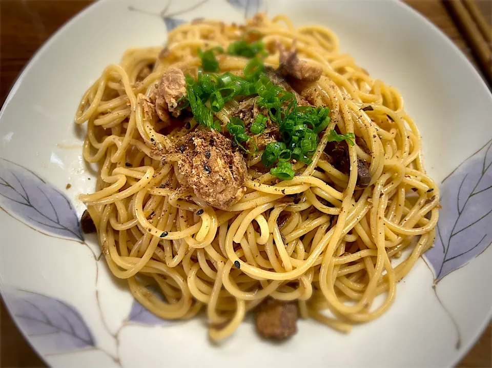 Snapdishの料理写真:サバ缶で和風パスタ|名状しがたいゴミムシのようなものさん