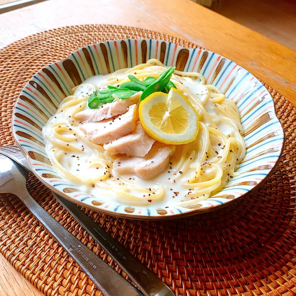 Snapdishの料理写真:鶏ハムのレモンクリームパスタ✴︎|あやみんさん