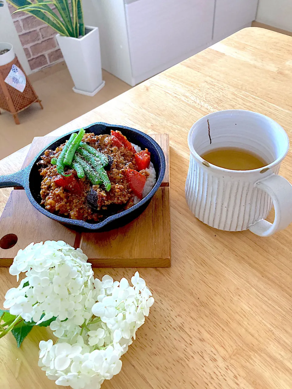 蕎麦茶andミートドリア風丼(大豆ミートと蕎麦茶がら入り)😍|さくたえさん