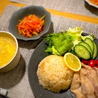 シンガポールチキンライス、スイカのきんぴら、卵と豆腐スープ