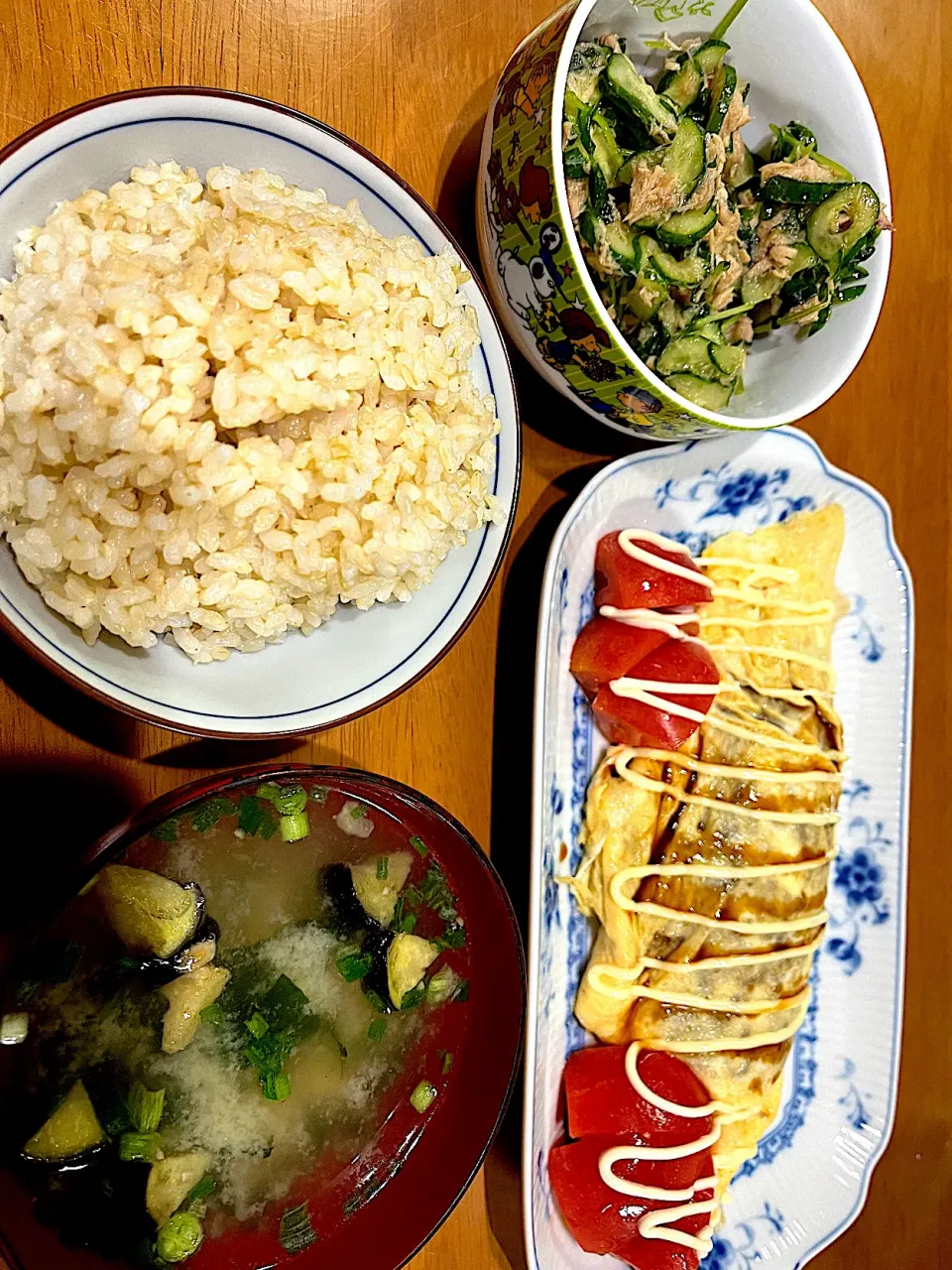 #夕飯 ロウカット玄米ご飯、ツナきゅうり豆苗もみ、トマト、オム焼きそば、炒め茄子味噌汁|ms903さん