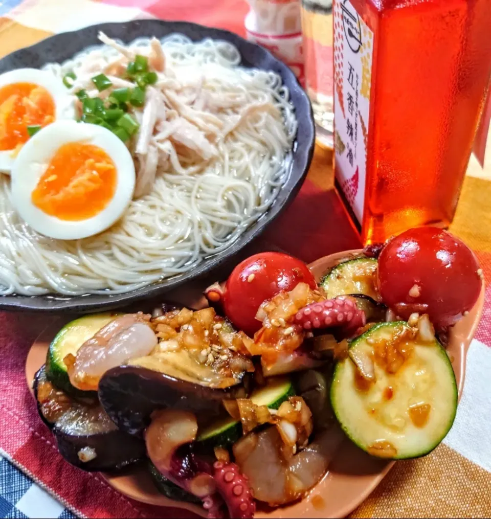 Snapdishの料理写真:鶏塩そうめん
デパ地下風マリネ~薫風~|マギーさん