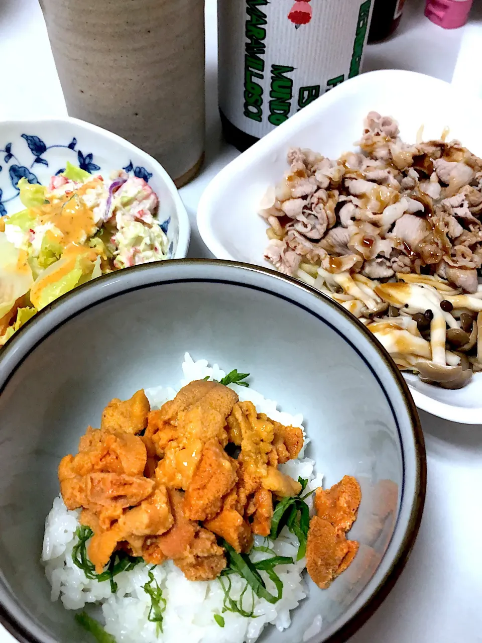 ウニ丼の晩ご飯、初夏なので！|あっちゃんさん