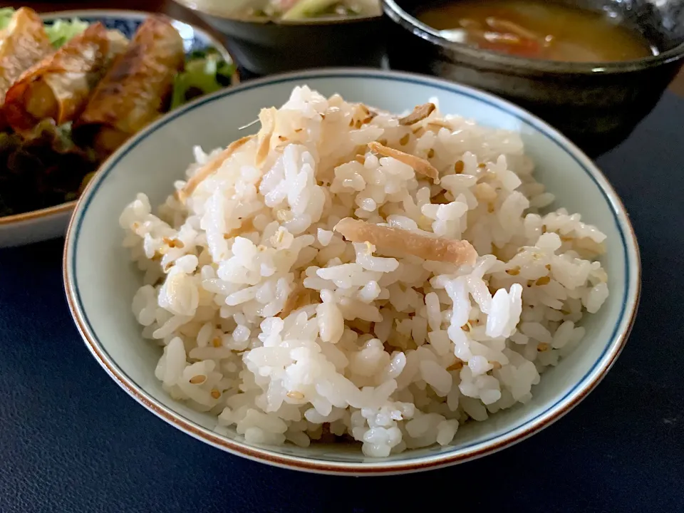 刻み生姜と胡麻の炊き込みご飯|かなっぺさん