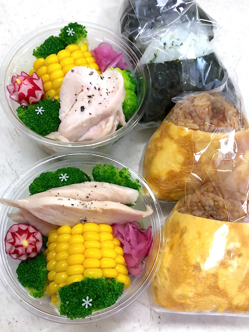 鶏ハムサラダ・ドライカレーおにぎり弁当|teteさん