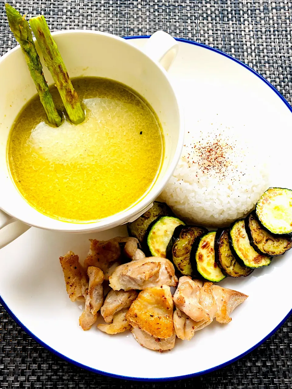 鶏肉と野菜のスパイスグリーンカレー|栃倉 直人さん